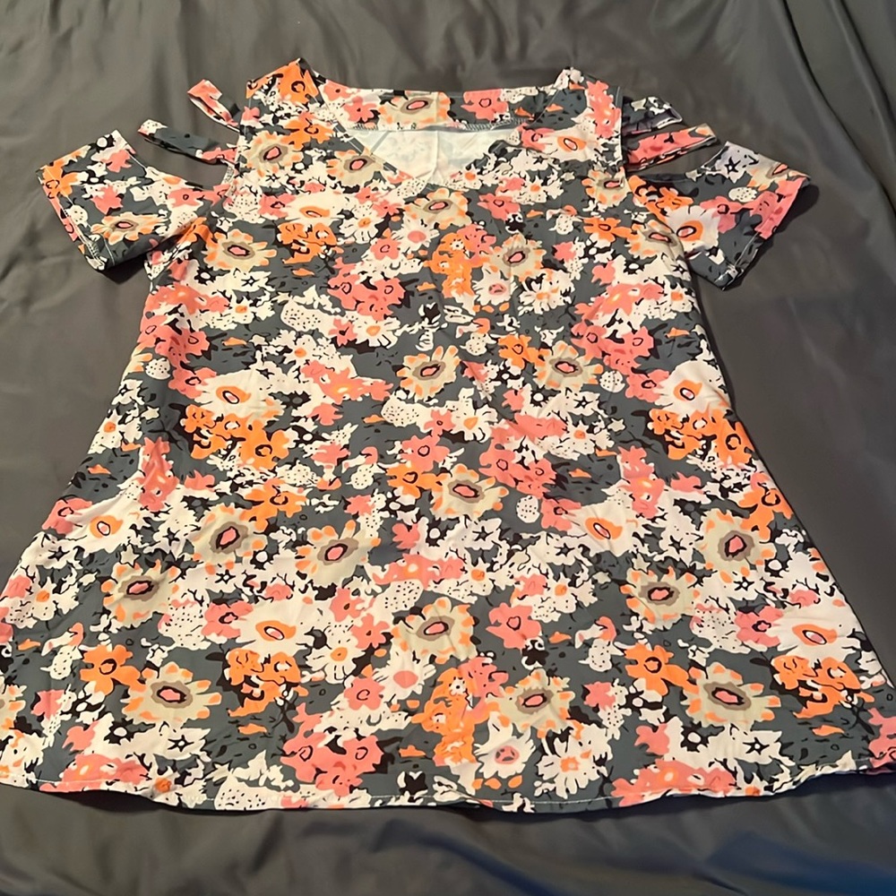Funky cut out shoulder tunic